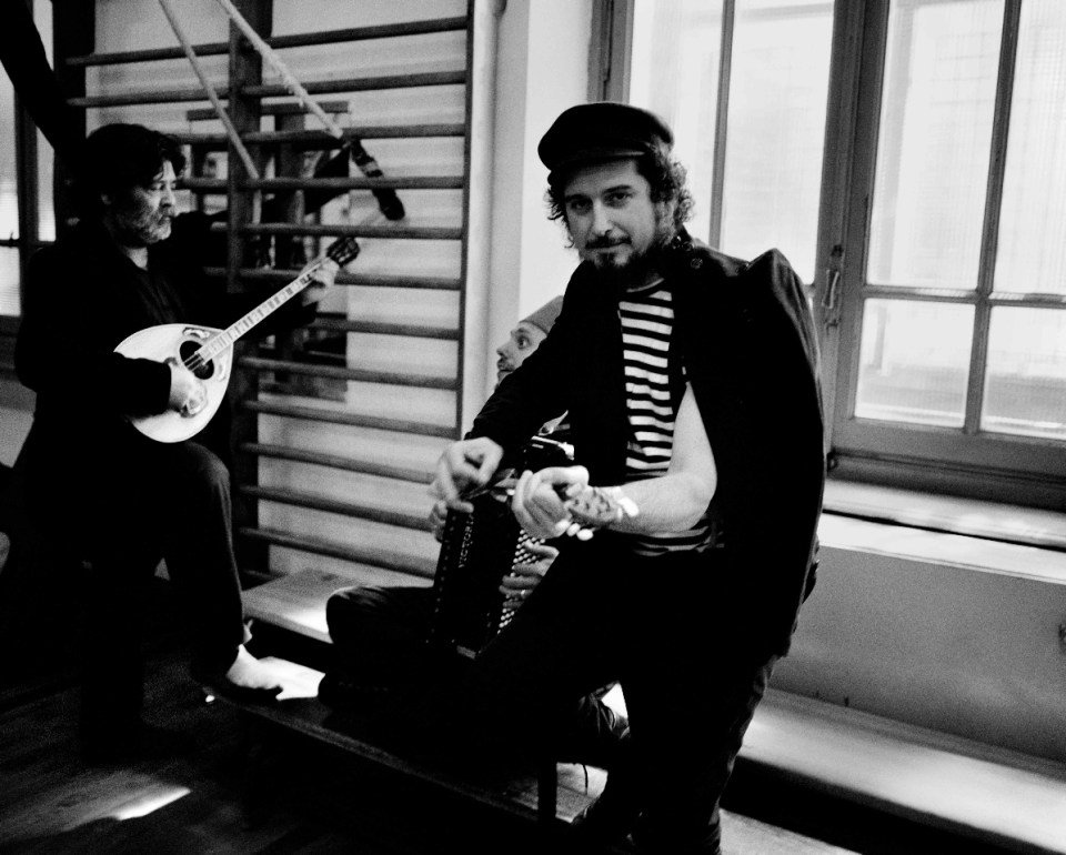 Manolis Pappos bouzouki, Vinicio