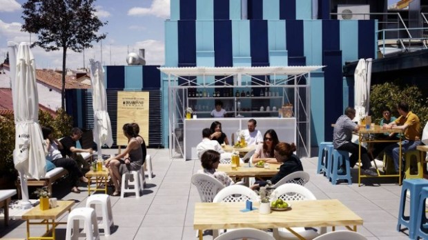 terraza casa encendida